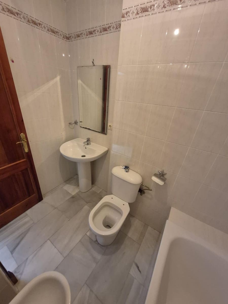 4 slaapkamer Flat te koop in Arcos de la Frontera - € 100.000 (Ref: 6194051)