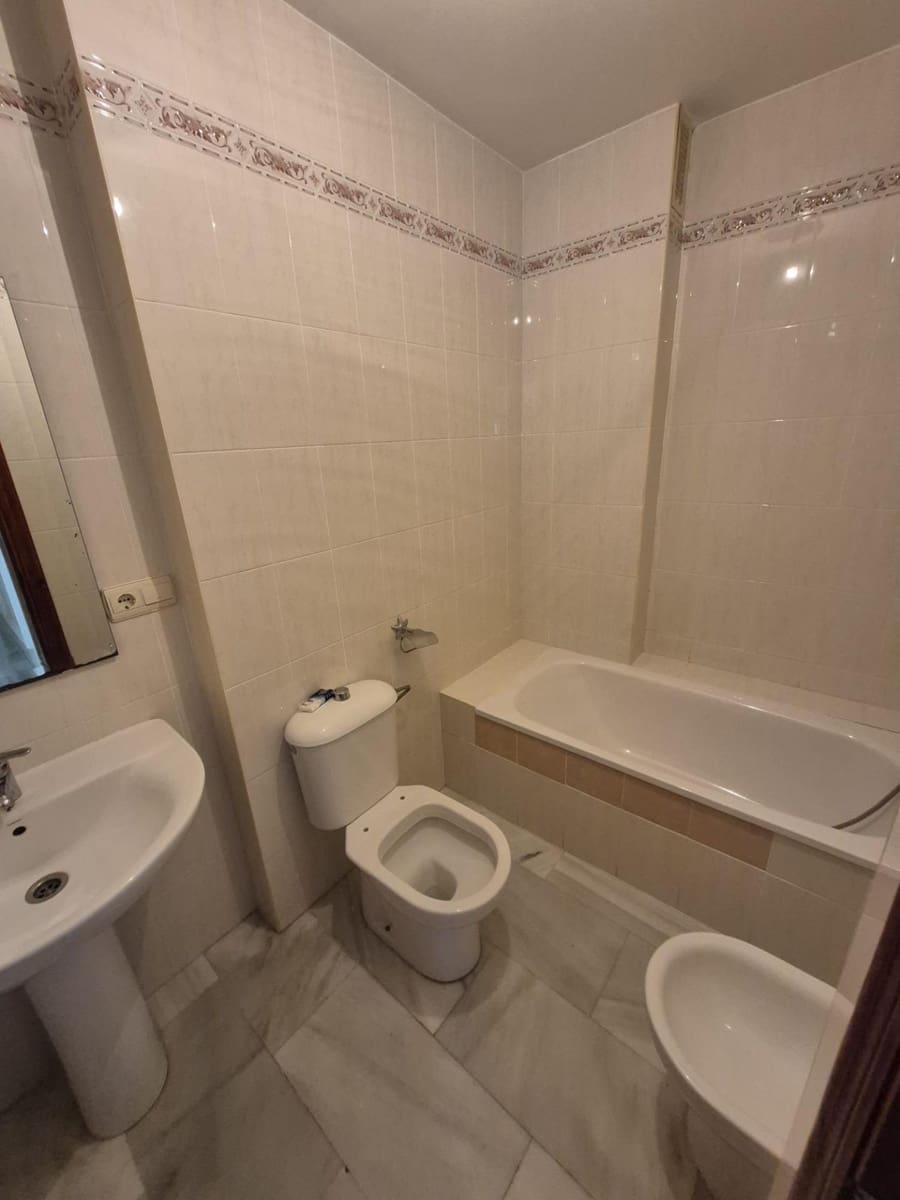 4 slaapkamer Flat te koop in Arcos de la Frontera - € 100.000 (Ref: 6194051)