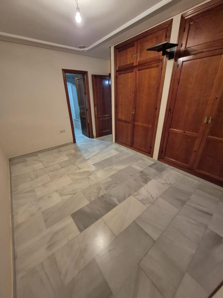 4 slaapkamer Flat te koop in Arcos de la Frontera - € 100.000 (Ref: 6194051)