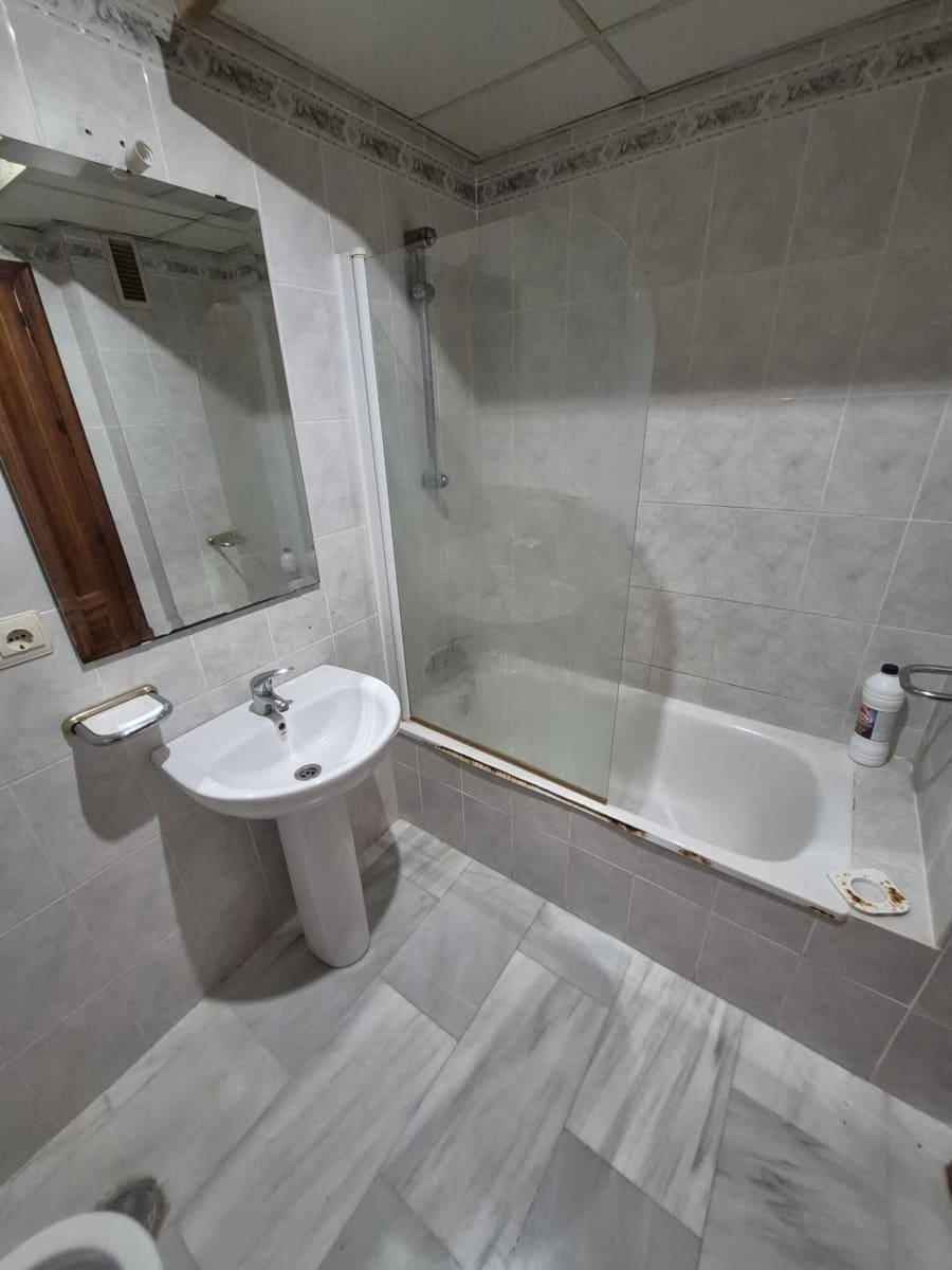 4 slaapkamer Flat te koop in Arcos de la Frontera - € 100.000 (Ref: 6194051)