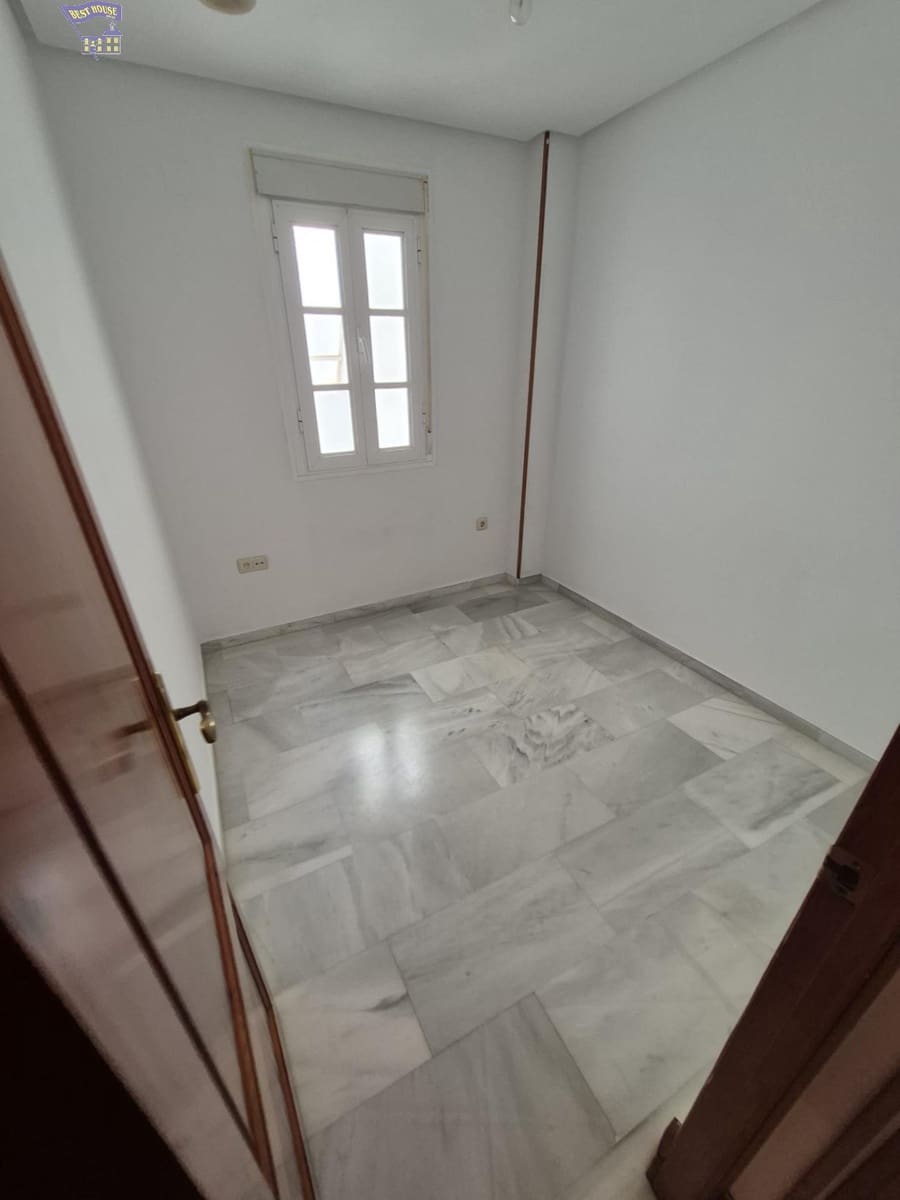 4 bedroom Flat for sale in Arcos de la Frontera - € 100,000 (Ref: 6194051)