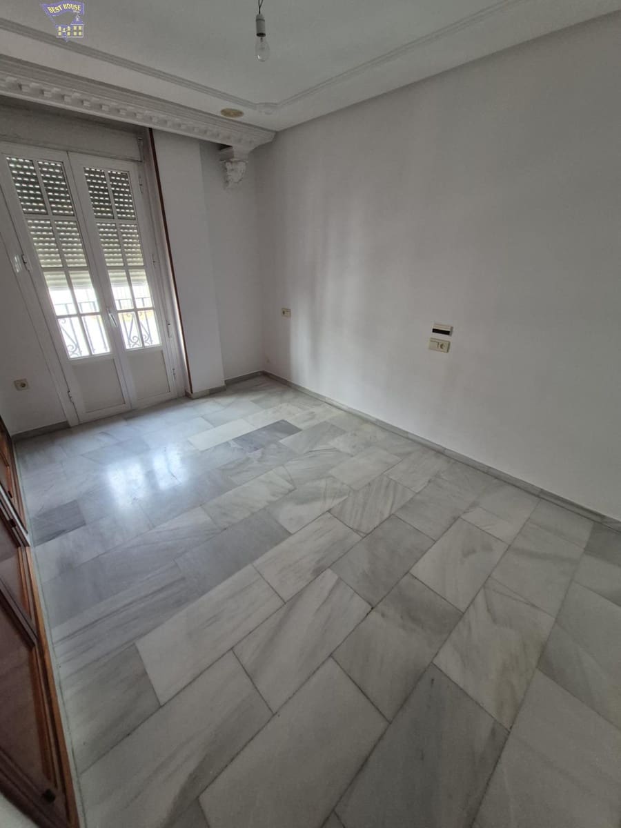 4 bedroom Flat for sale in Arcos de la Frontera - € 100,000 (Ref: 6194051)