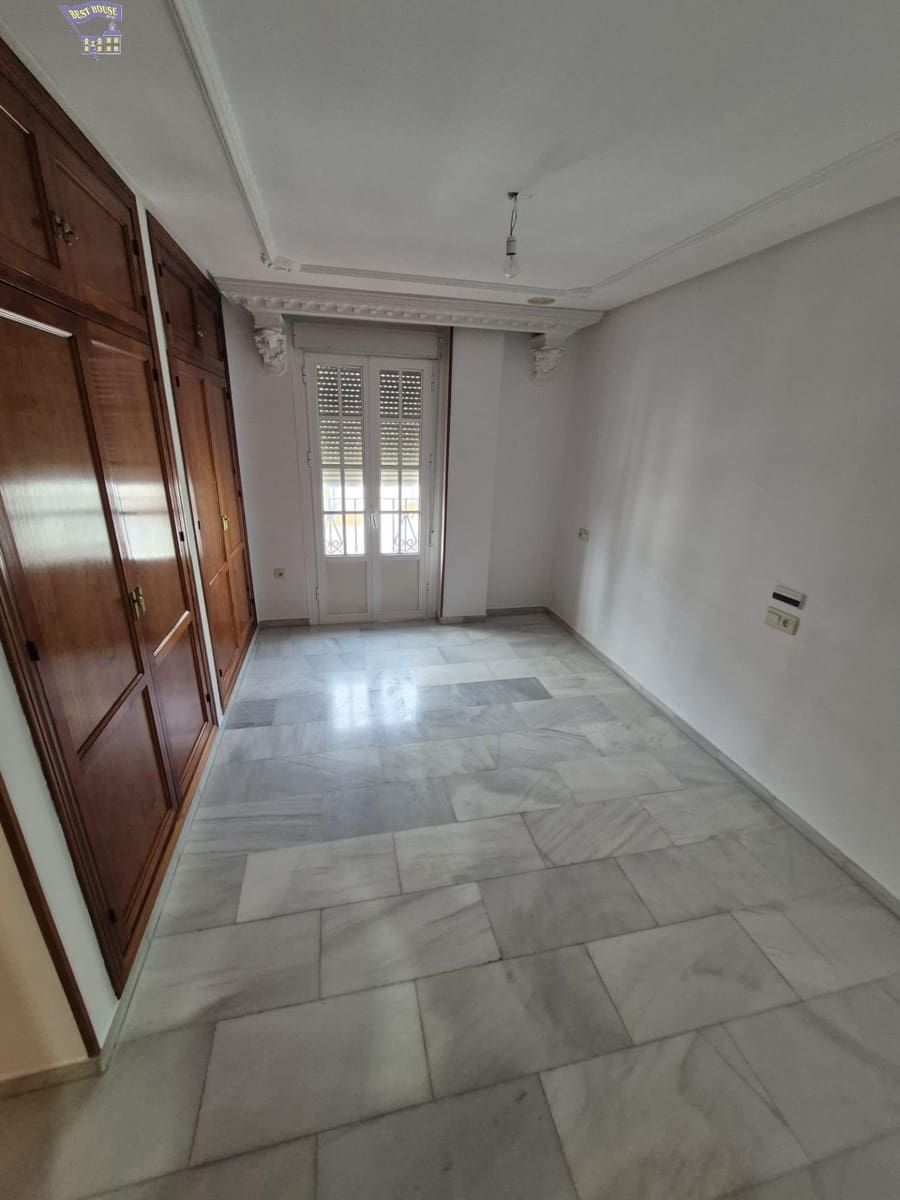 4 bedroom Flat for sale in Arcos de la Frontera - € 100,000 (Ref: 6194051)