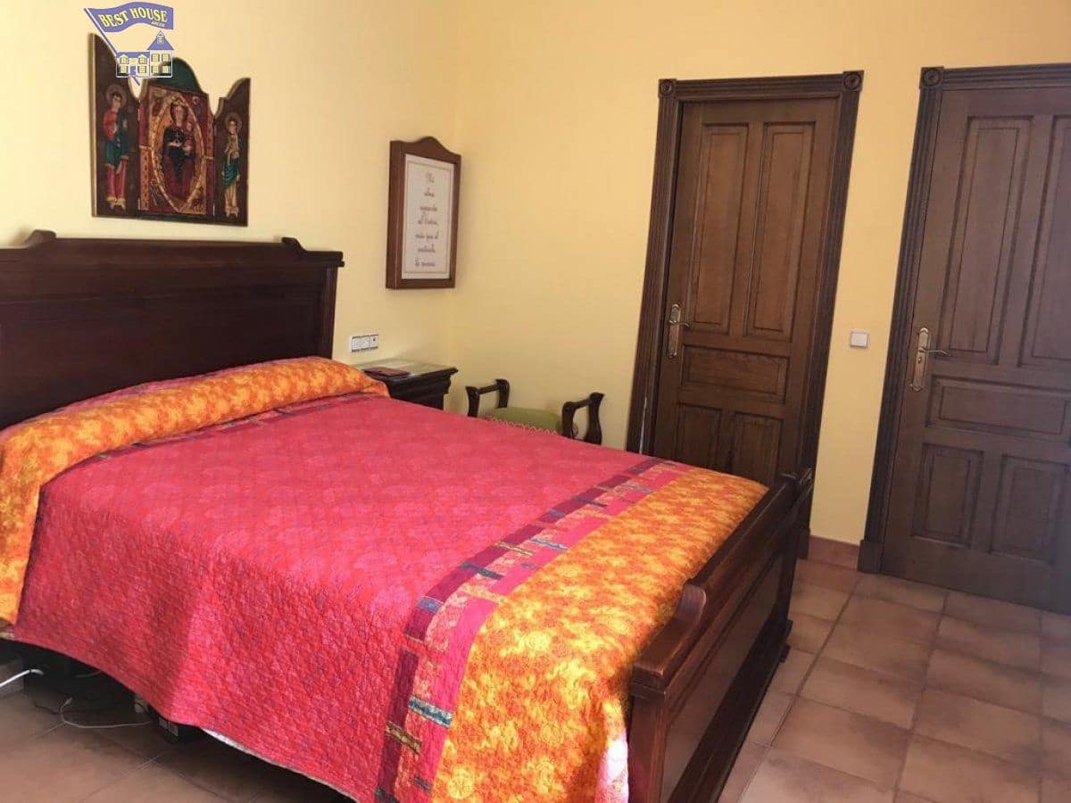 5 bedroom Villa for sale in Arcos de la Frontera - € 285,000 (Ref: 6194067)