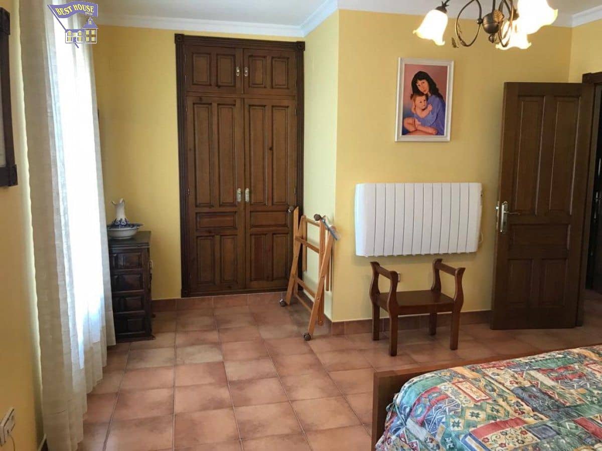 5 bedroom Villa for sale in Arcos de la Frontera - € 285,000 (Ref: 6194067)