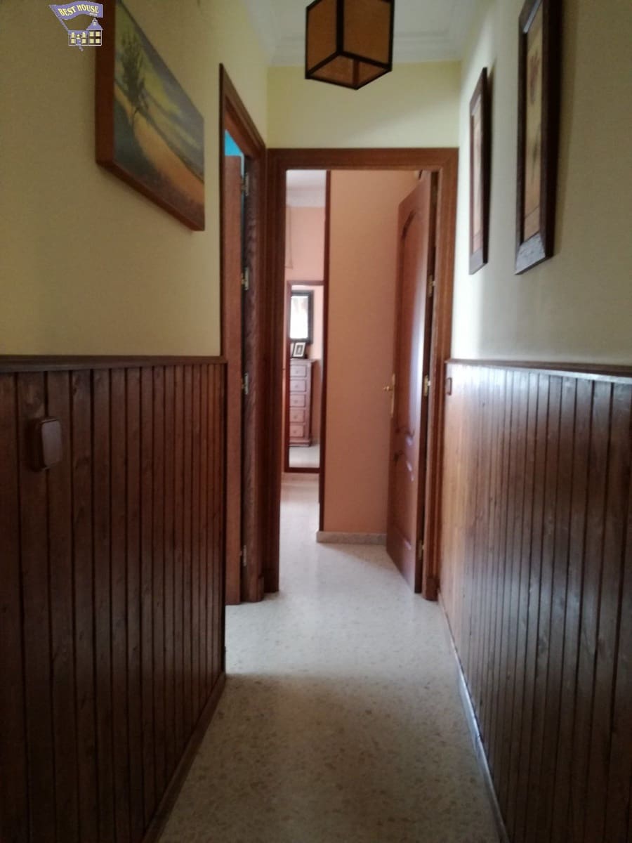 2 bedroom Flat for sale in Arcos de la Frontera - € 77,000 (Ref: 6194075)