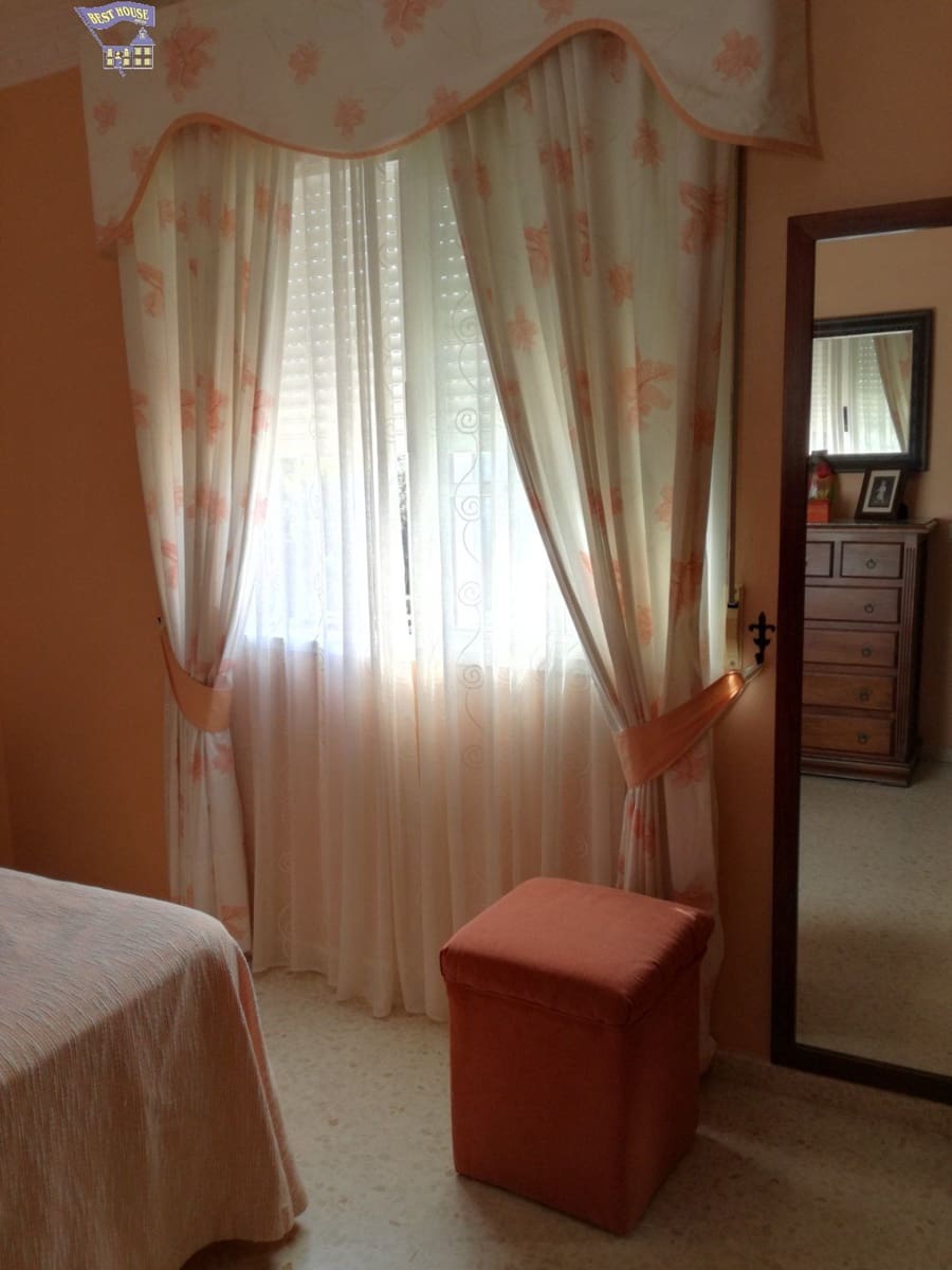 2 bedroom Flat for sale in Arcos de la Frontera - € 77,000 (Ref: 6194075)