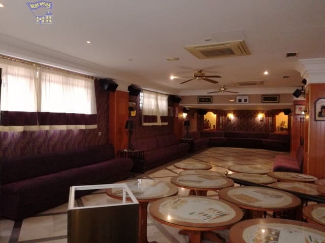 Commerciale in vendita in Arcos de la Frontera - 300.000 € (Rif: 6194089)
