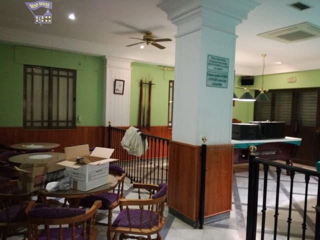 Commerciale in vendita in Arcos de la Frontera - 300.000 € (Rif: 6194089)