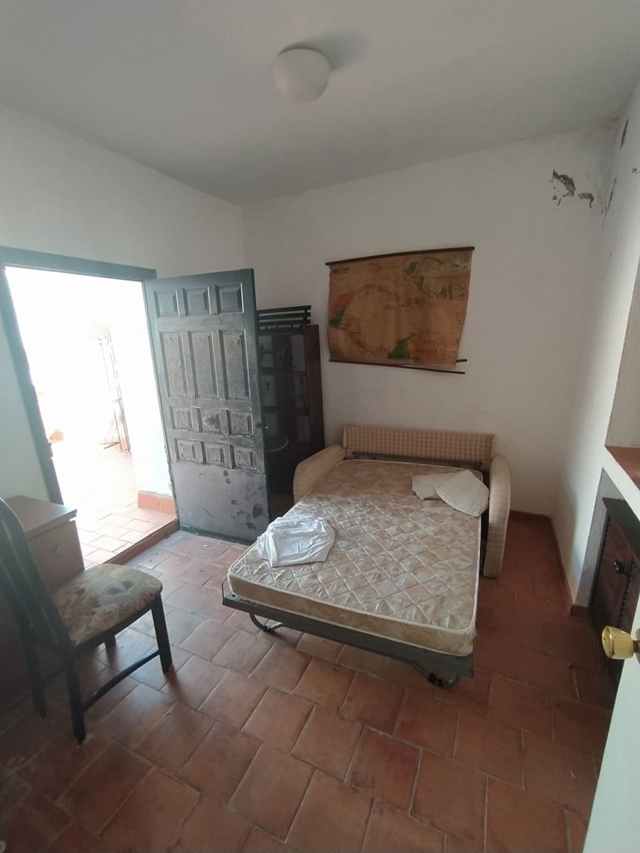 8 bedroom Townhouse for sale in Arcos de la Frontera - € 120,000 (Ref: 6194137)