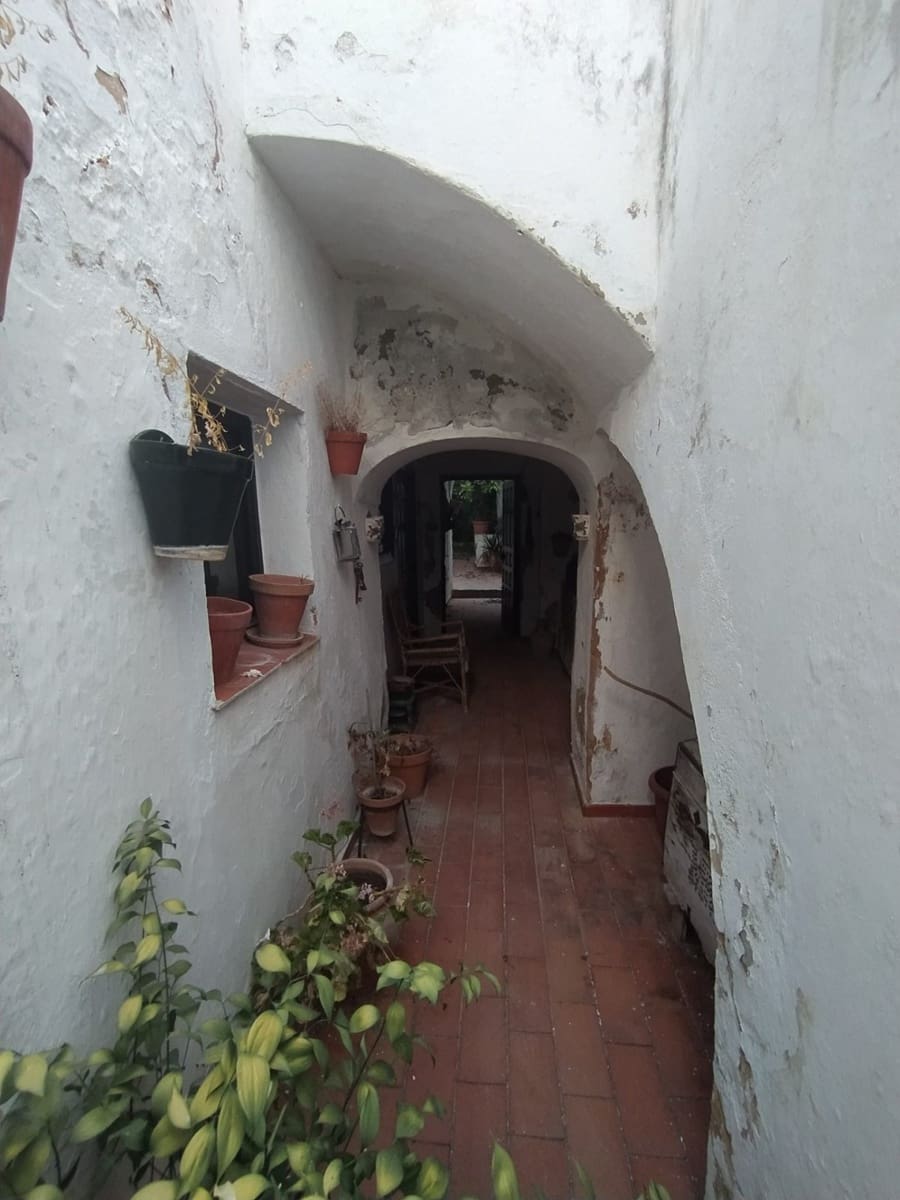8 bedroom Townhouse for sale in Arcos de la Frontera - € 120,000 (Ref: 6194137)