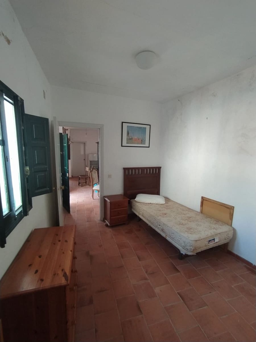 8 bedroom Townhouse for sale in Arcos de la Frontera - € 120,000 (Ref: 6194137)