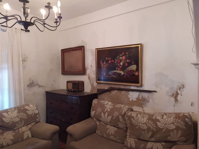 8 bedroom Townhouse for sale in Arcos de la Frontera - € 120,000 (Ref: 6194137)
