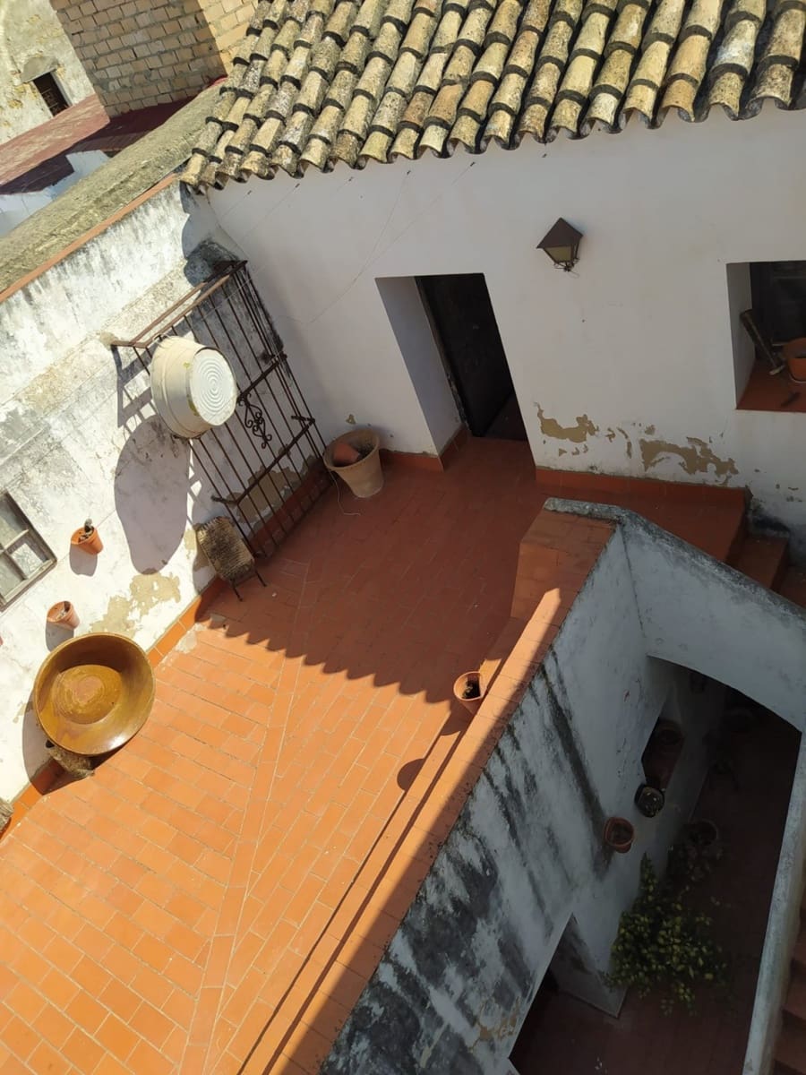 8 bedroom Townhouse for sale in Arcos de la Frontera - € 120,000 (Ref: 6194137)