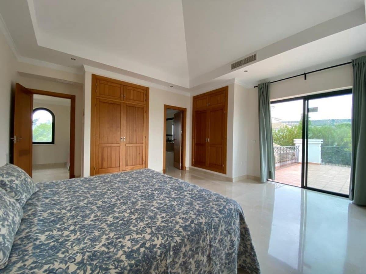 6 bedroom Villa for sale in Arcos de la Frontera with pool garage - € 795,000 (Ref: 6194154)