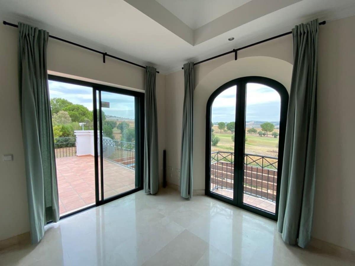 6 bedroom Villa for sale in Arcos de la Frontera with pool garage - € 795,000 (Ref: 6194154)