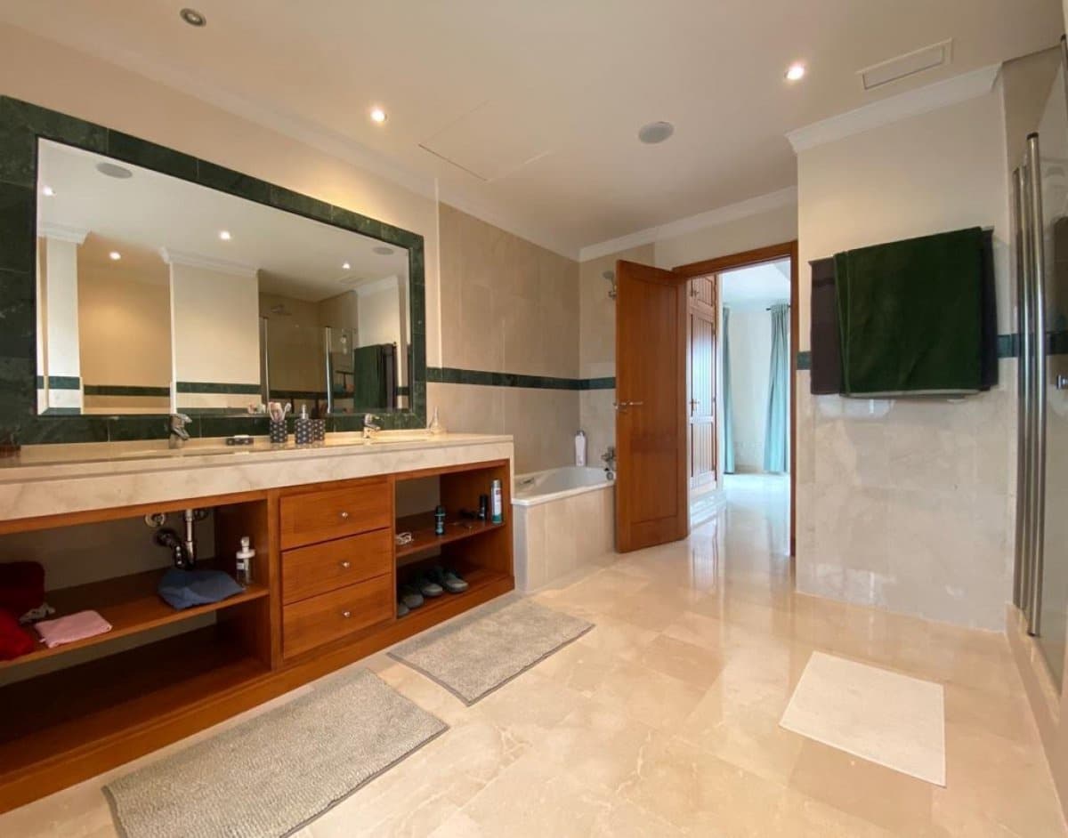 6 bedroom Villa for sale in Arcos de la Frontera with pool garage - € 795,000 (Ref: 6194154)