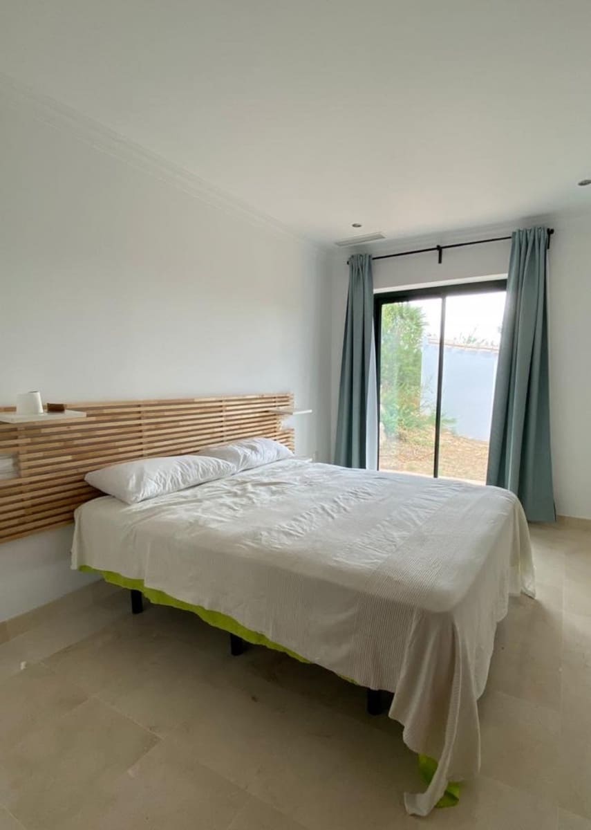 6 bedroom Villa for sale in Arcos de la Frontera with pool garage - € 795,000 (Ref: 6194154)