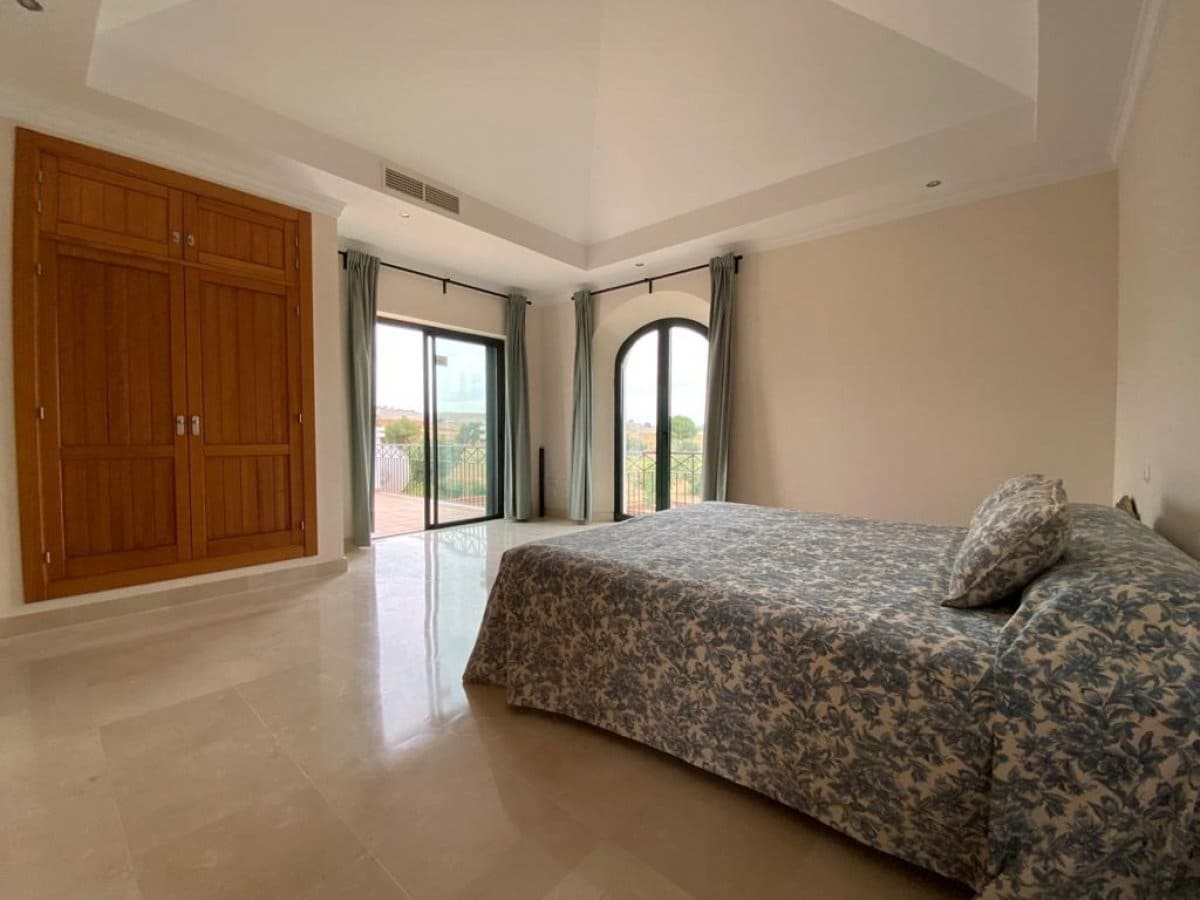 6 bedroom Villa for sale in Arcos de la Frontera with pool garage - € 795,000 (Ref: 6194154)