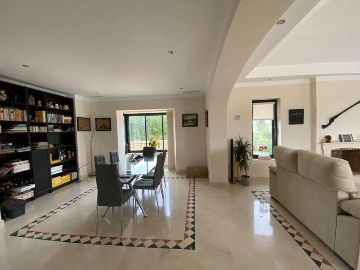 6 bedroom Villa for sale in Arcos de la Frontera with pool garage - € 795,000 (Ref: 6194154)