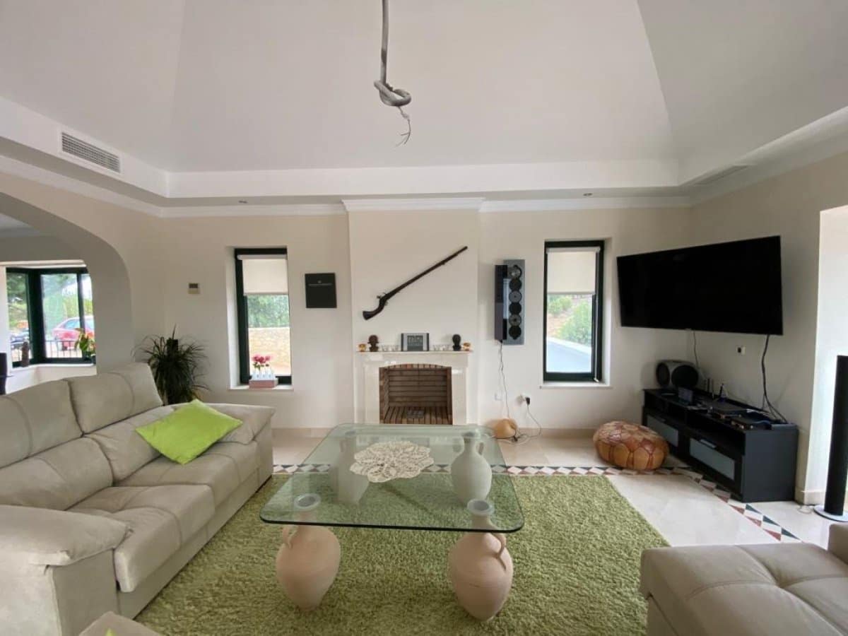 6 bedroom Villa for sale in Arcos de la Frontera with pool garage - € 795,000 (Ref: 6194154)