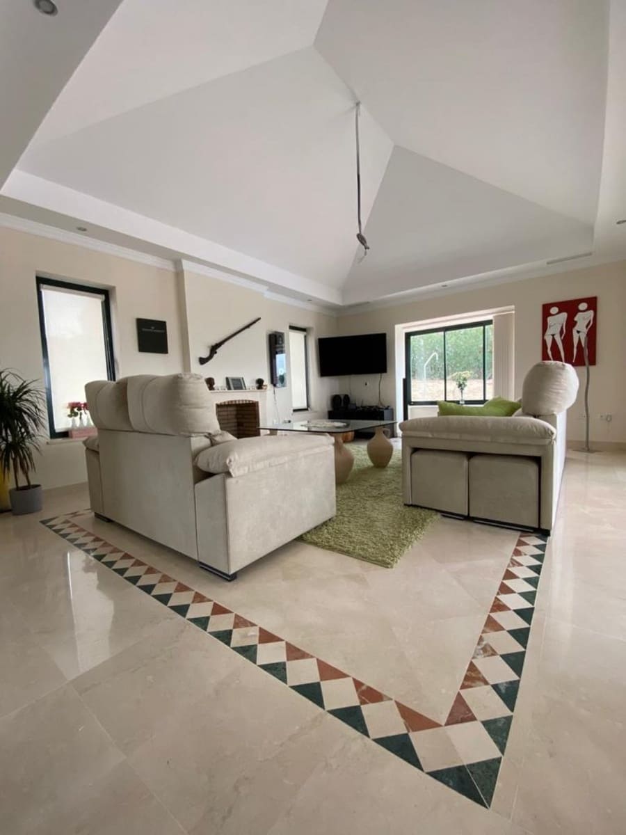 6 bedroom Villa for sale in Arcos de la Frontera with pool garage - € 795,000 (Ref: 6194154)