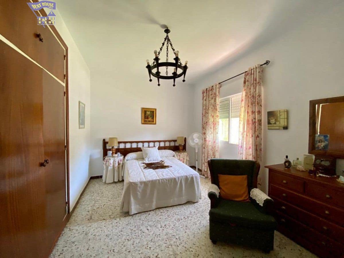 3 bedroom Finca/Country House for sale in Arcos de la Frontera with pool - € 270,000 (Ref: 6194160)