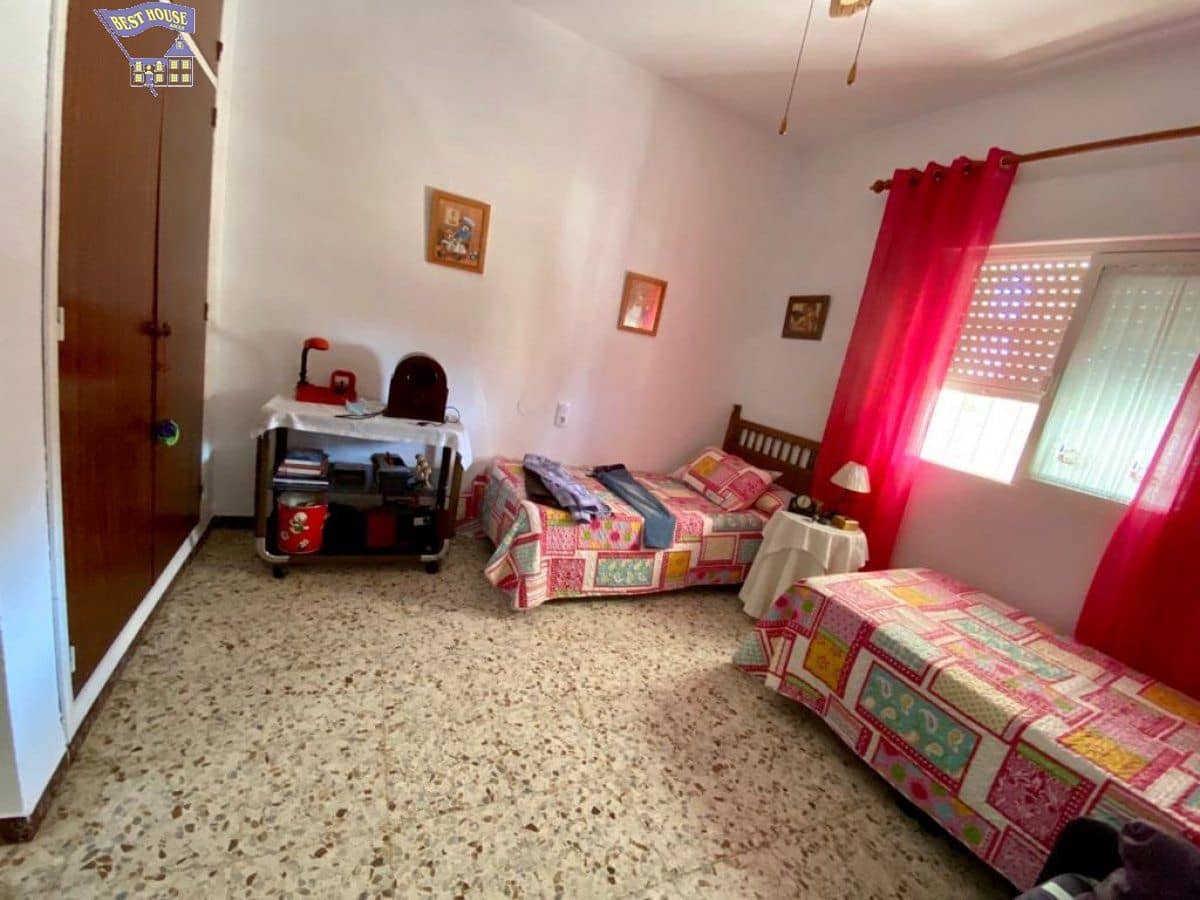 3 bedroom Finca/Country House for sale in Arcos de la Frontera with pool - € 270,000 (Ref: 6194160)