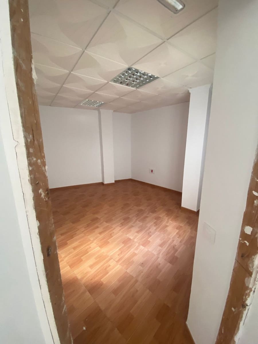 Kaupallinen vuokrattavana paikassa Arcos de la Frontera mukana 
autotalli - 605 € (Ref: 7225370)