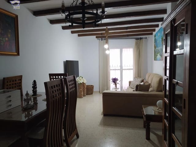 4 quarto Apartamento para venda em Arcos de la Frontera - 130 000 € (Ref: 7403541)