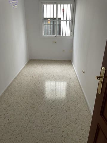 3 slaapkamer Flat te huur in Arcos de la Frontera - € 475 (Ref: 8098406)