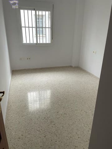 3 slaapkamer Flat te huur in Arcos de la Frontera - € 475 (Ref: 8098406)