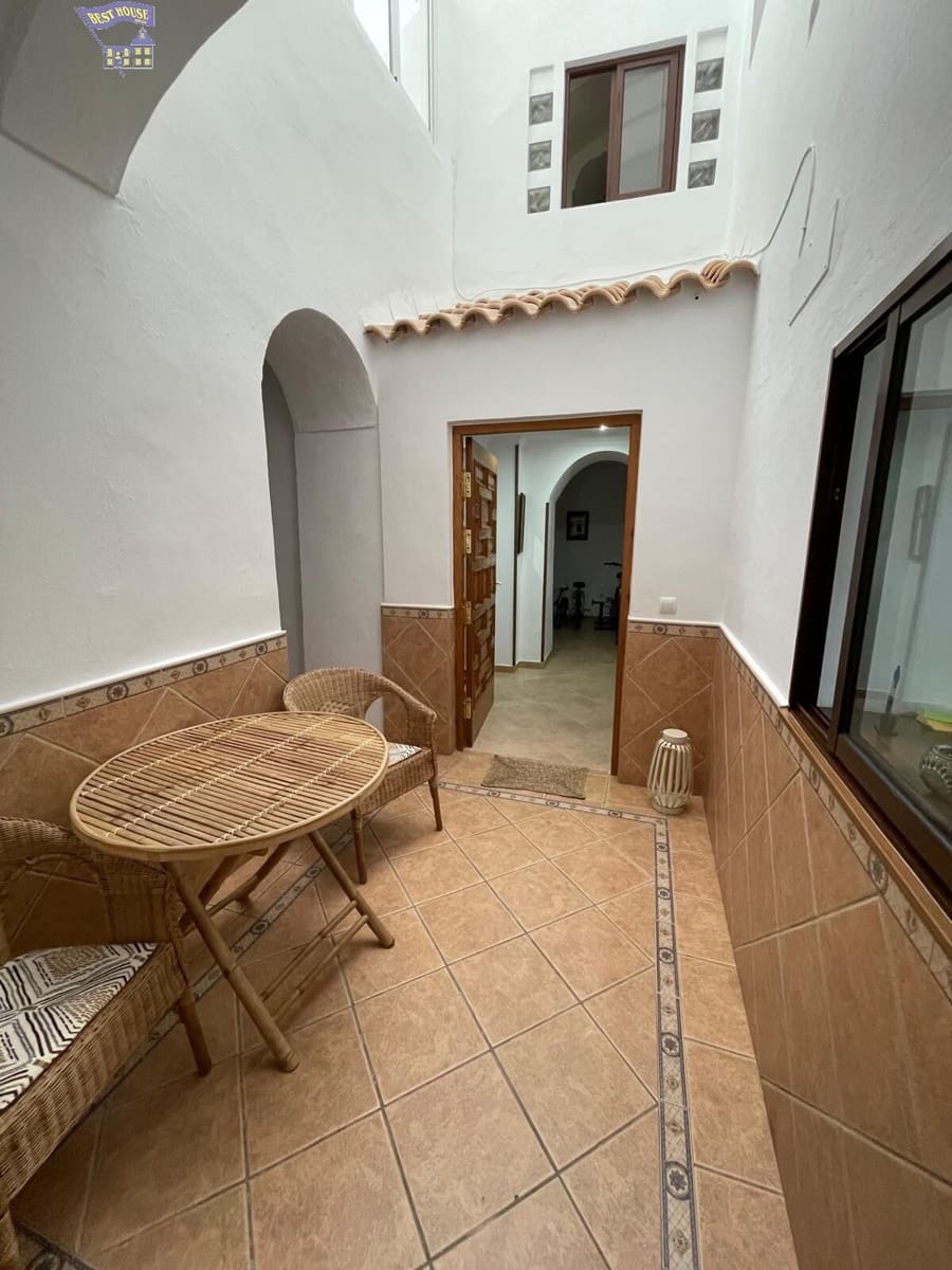 Casa de 5 habitaciones en Arcos de la Frontera en venta - 182.000 € (Ref: 8589119)