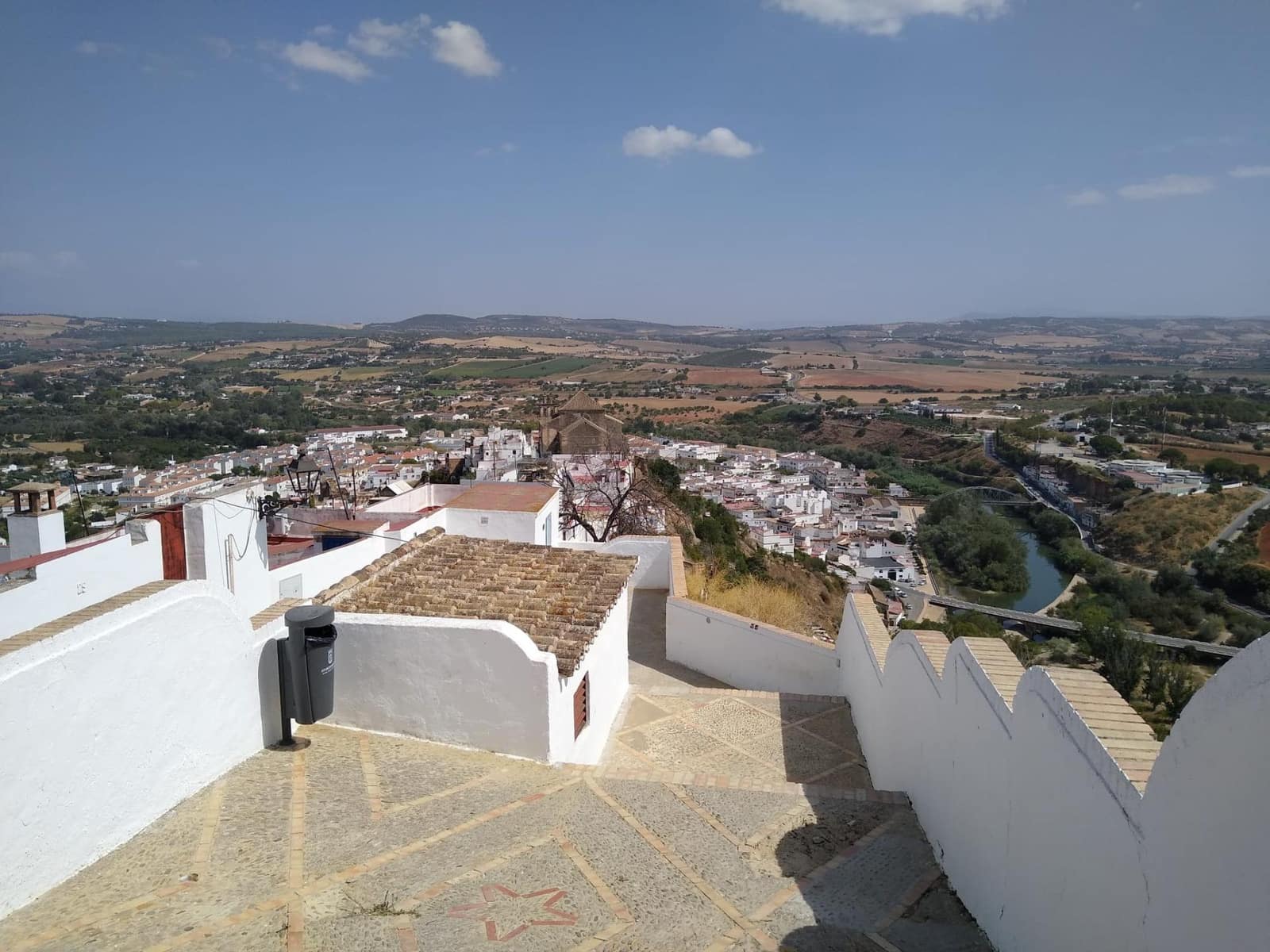 2 bedroom Townhouse for sale in Arcos de la Frontera - € 92,000 (Ref: 8737873)