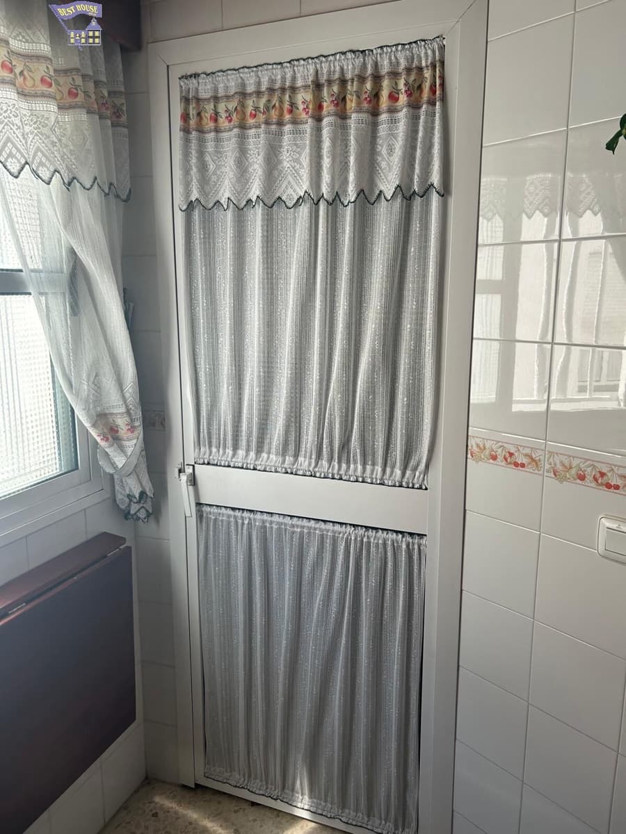 Piso de 3 habitaciones en Arcos de la Frontera en venta - 80.000 € (Ref: 8743560)