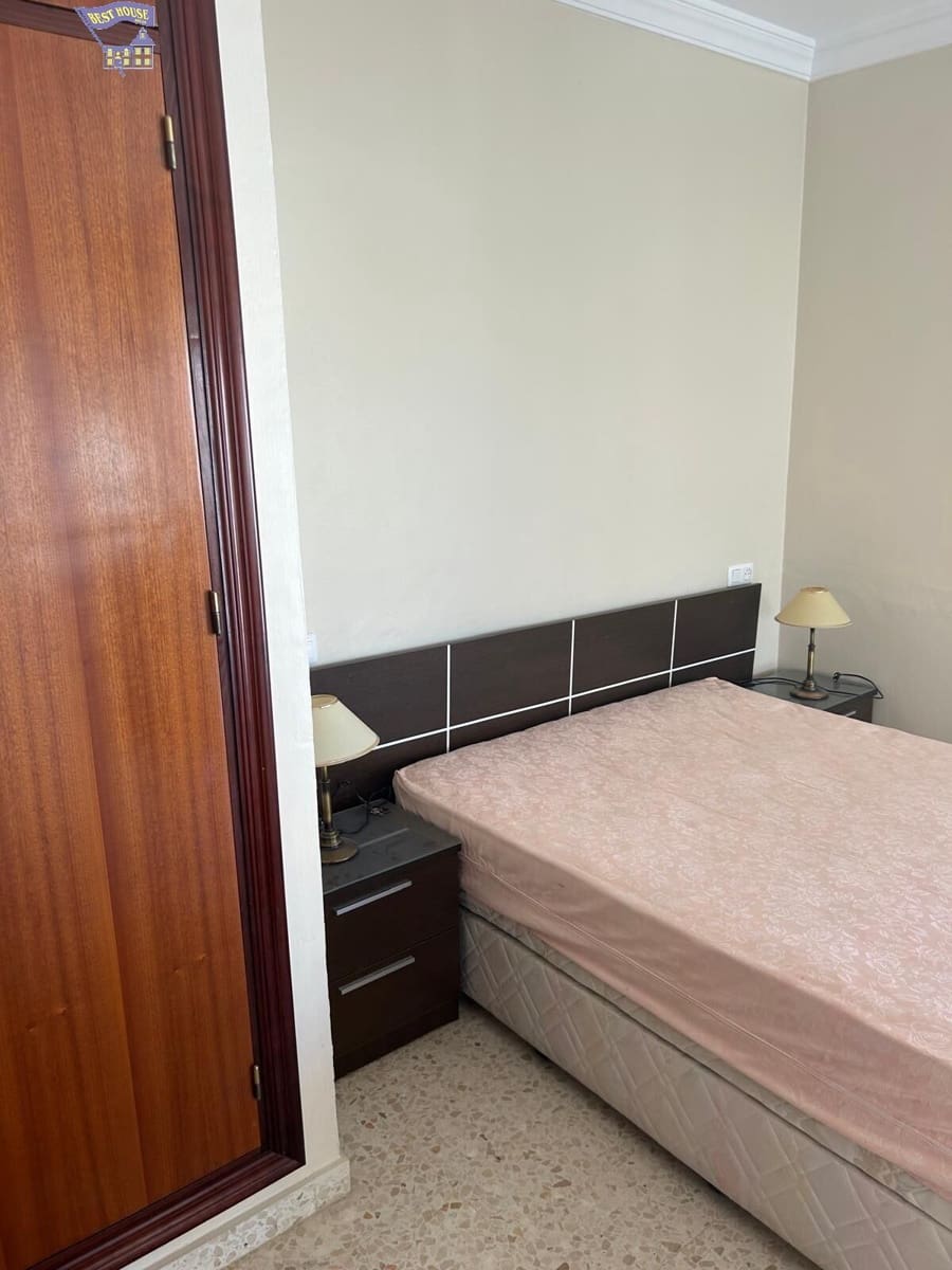 Piso de 3 habitaciones en Arcos de la Frontera en venta - 80.000 € (Ref: 8743560)