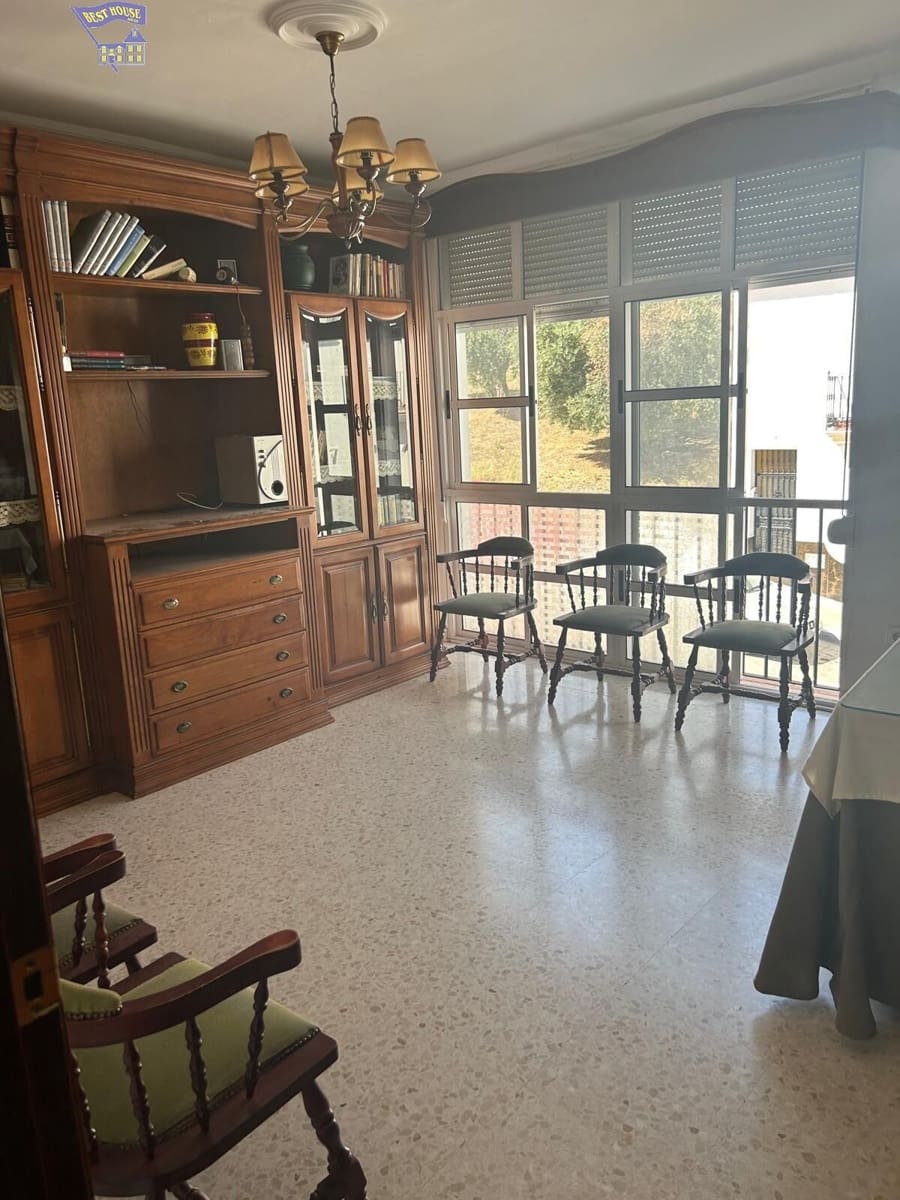 Piso de 3 habitaciones en Arcos de la Frontera en venta - 80.000 € (Ref: 8743560)