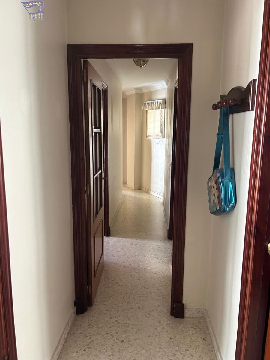 Piso de 3 habitaciones en Arcos de la Frontera en venta - 80.000 € (Ref: 8743560)