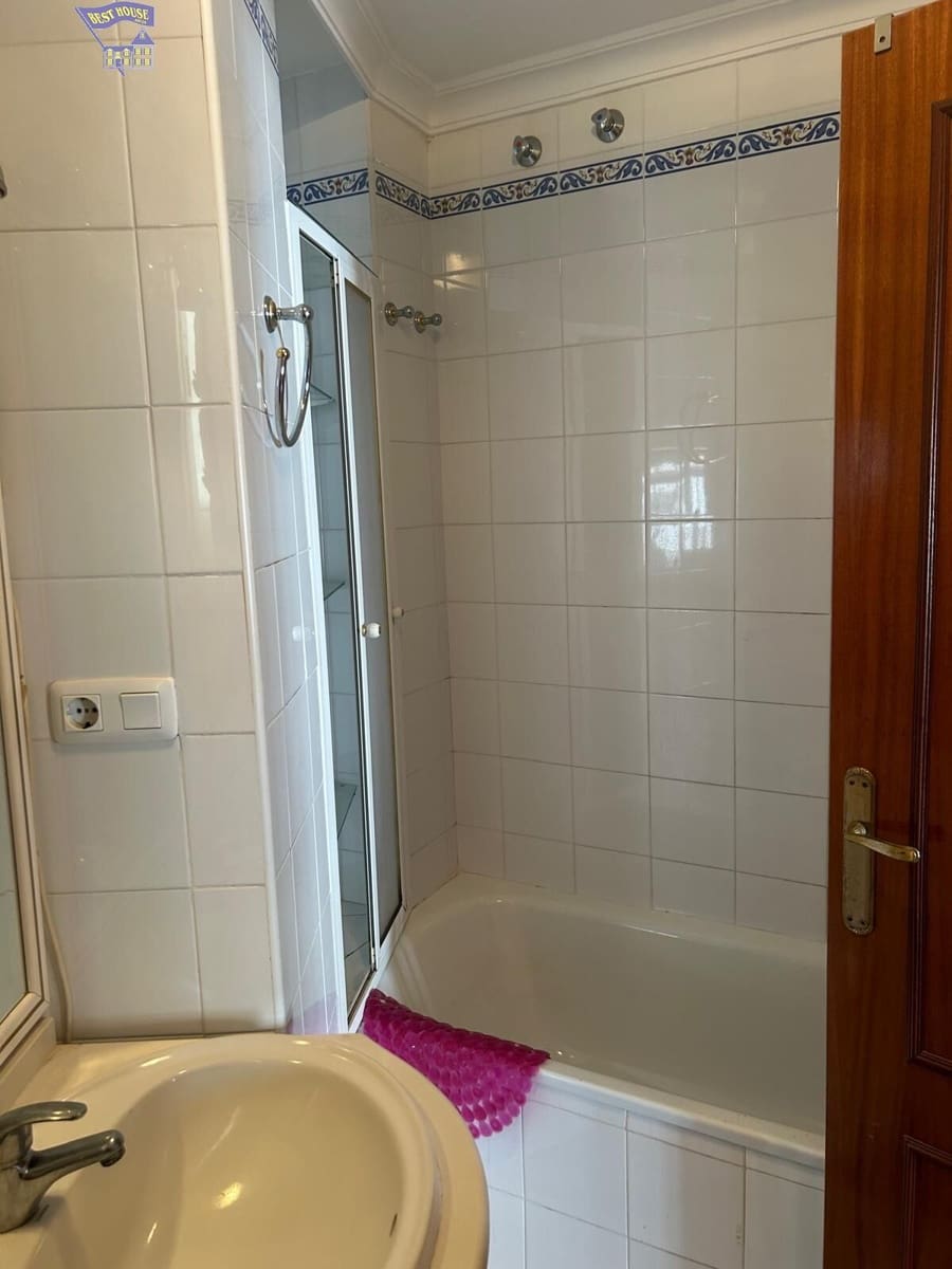 Piso de 3 habitaciones en Arcos de la Frontera en venta - 80.000 € (Ref: 8743560)