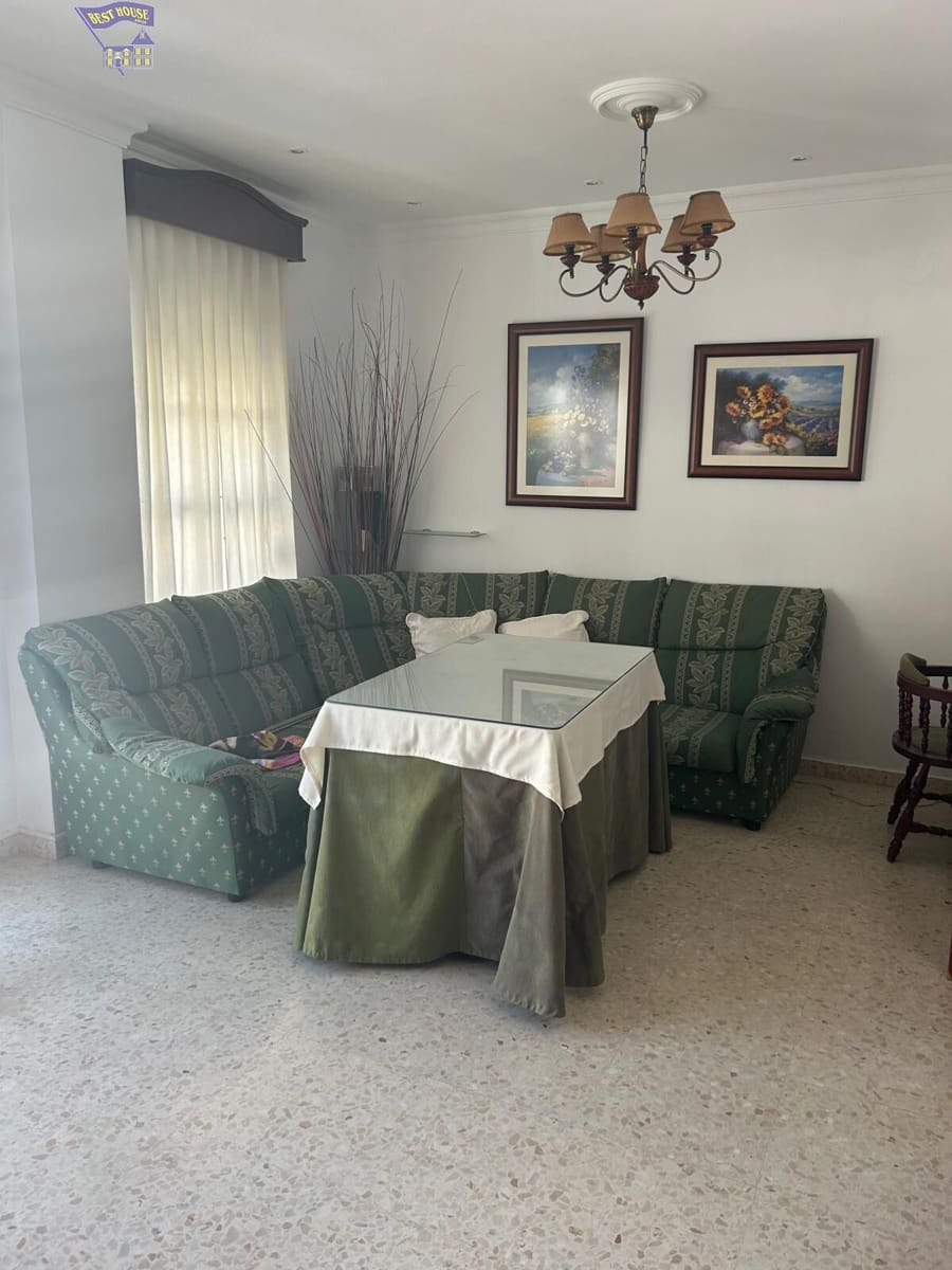 Piso de 3 habitaciones en Arcos de la Frontera en venta - 80.000 € (Ref: 8743560)