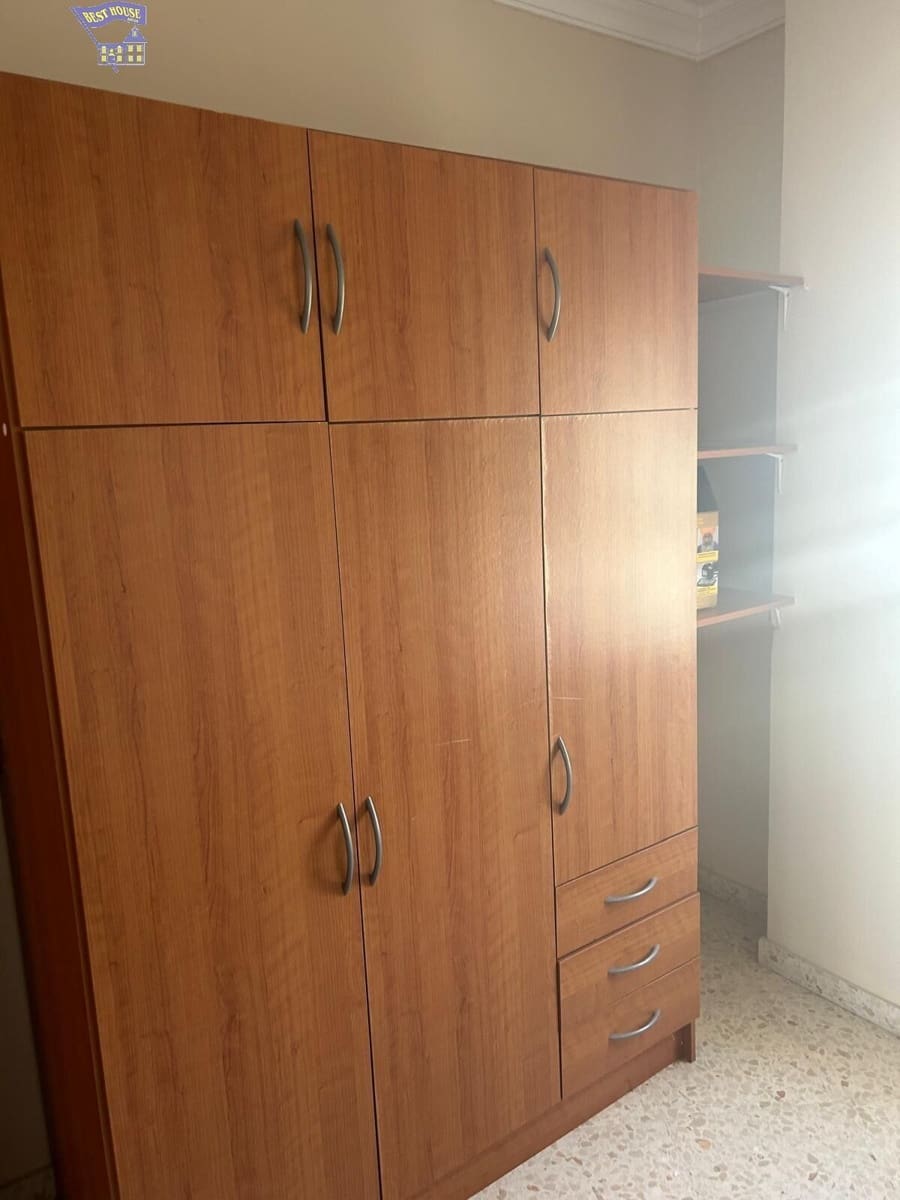 Piso de 3 habitaciones en Arcos de la Frontera en venta - 80.000 € (Ref: 8743560)