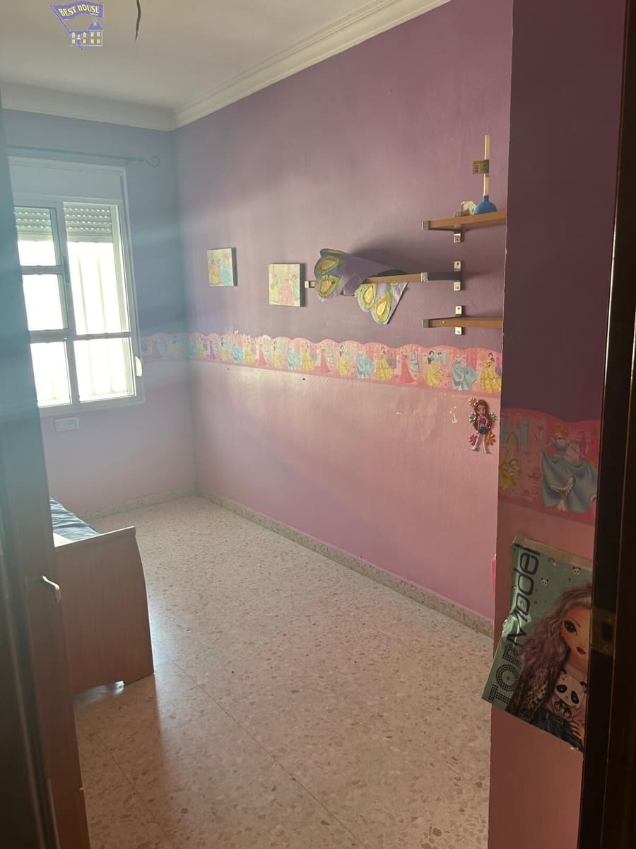 Piso de 3 habitaciones en Arcos de la Frontera en venta - 80.000 € (Ref: 8743560)