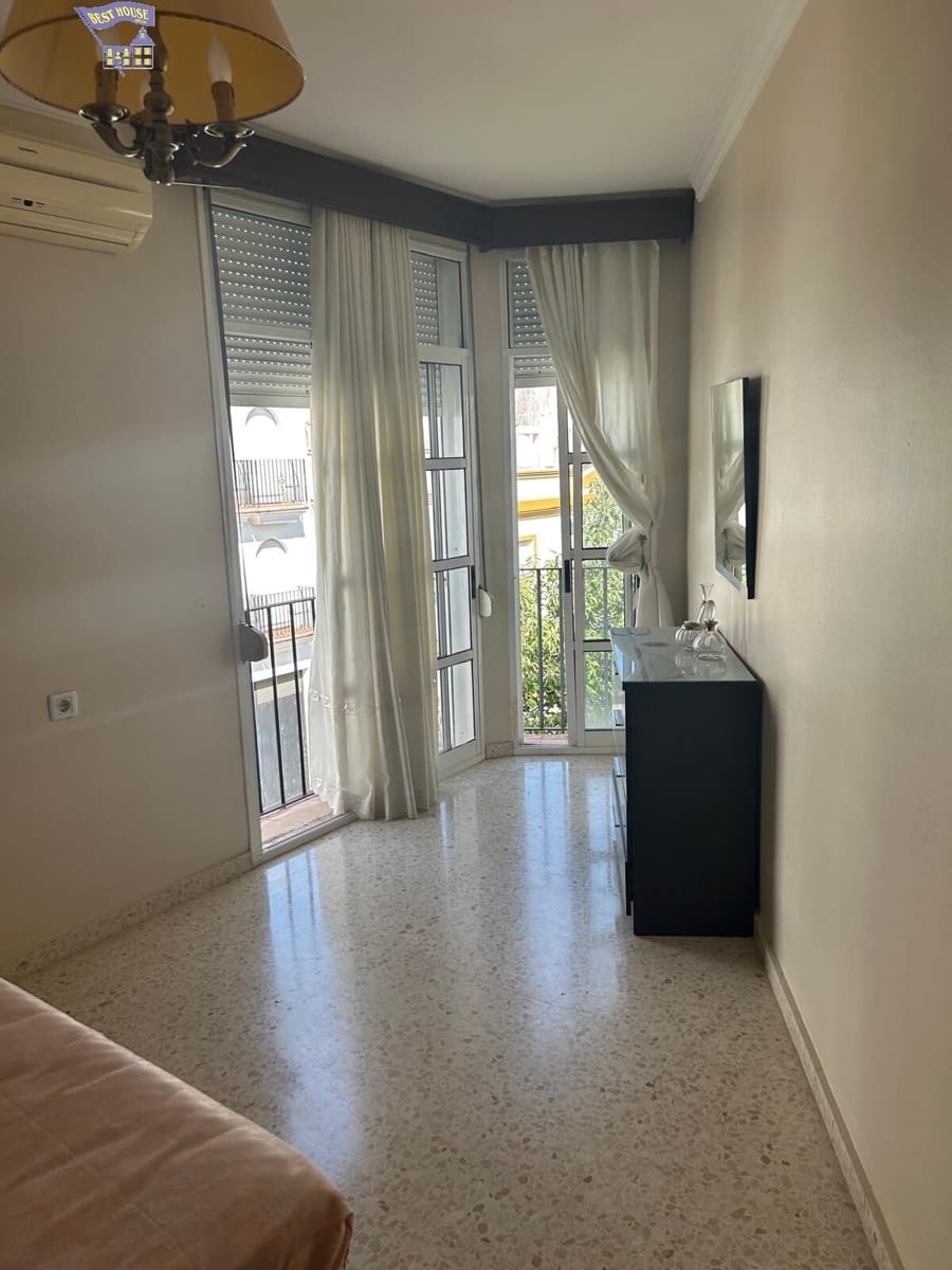 Piso de 3 habitaciones en Arcos de la Frontera en venta - 80.000 € (Ref: 8743560)