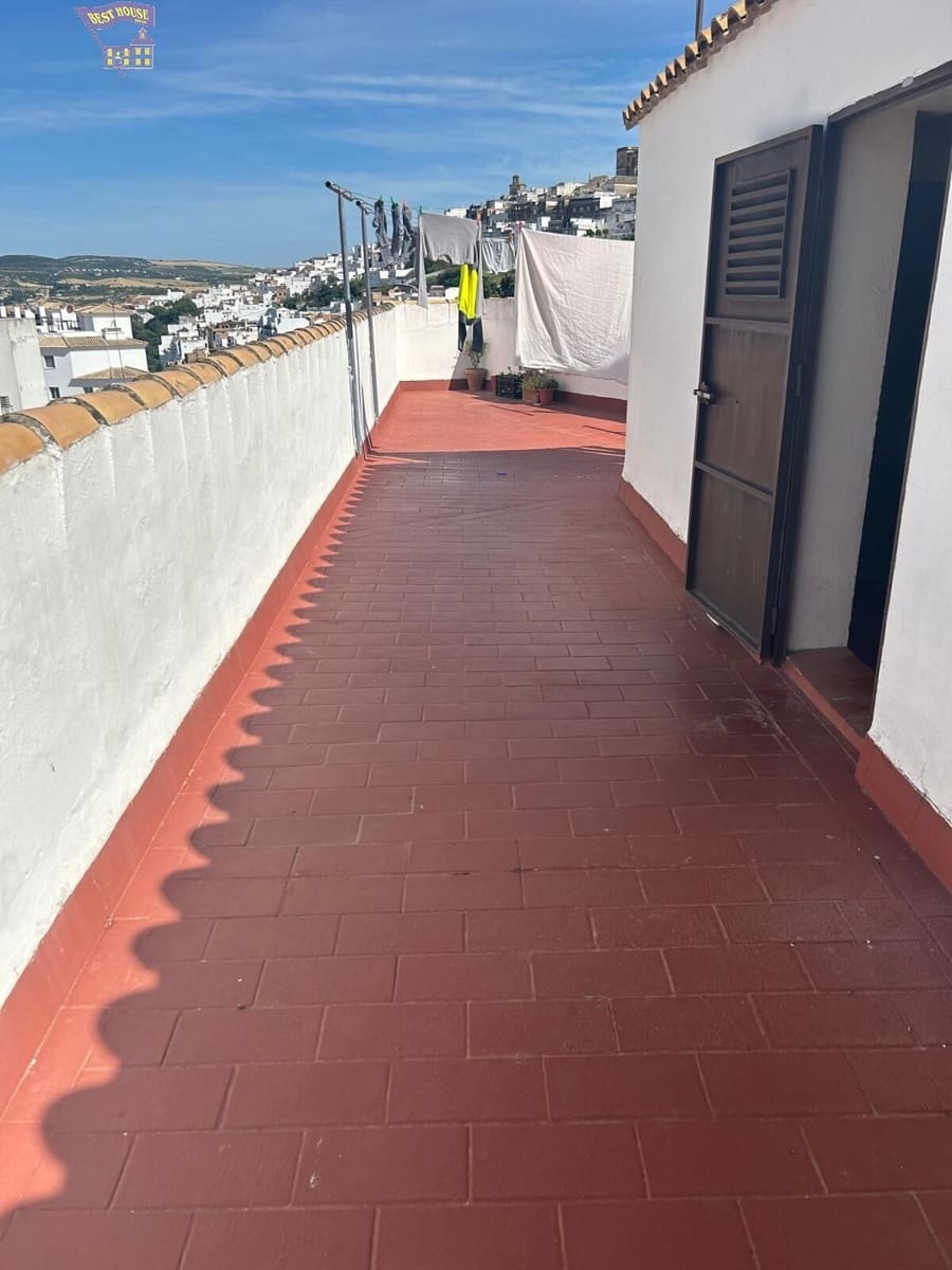 Piso de 3 habitaciones en Arcos de la Frontera en venta - 80.000 € (Ref: 8743560)