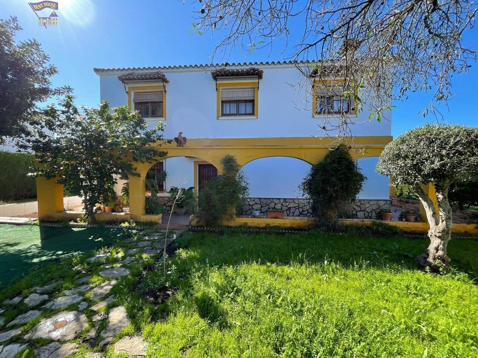 Chalet de 6 habitaciones en Arcos de la Frontera en venta con piscina - 378.000 € (Ref: 8784202)