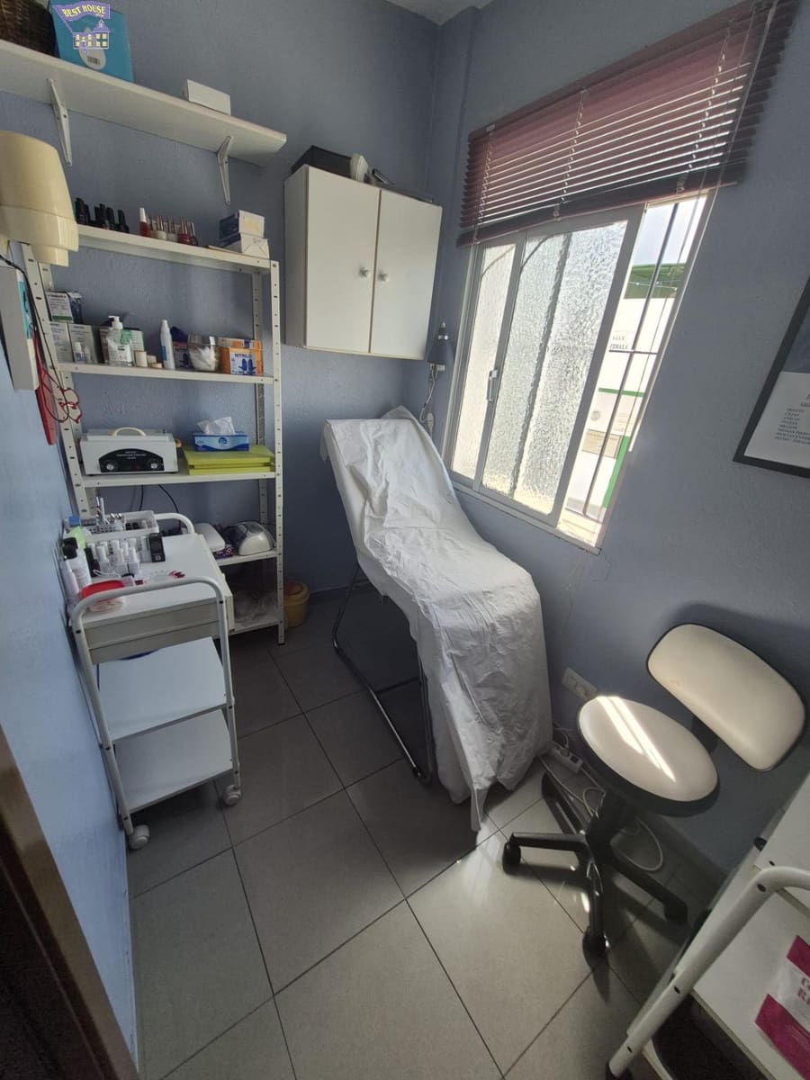 Commerciale in vendita in Arcos de la Frontera - 120.000 € (Rif: 8884176)