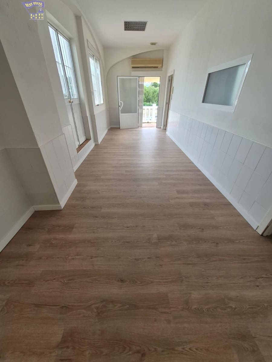 Erhverv til salg i Arcos de la Frontera - € 70.000 (Ref: 8921393)