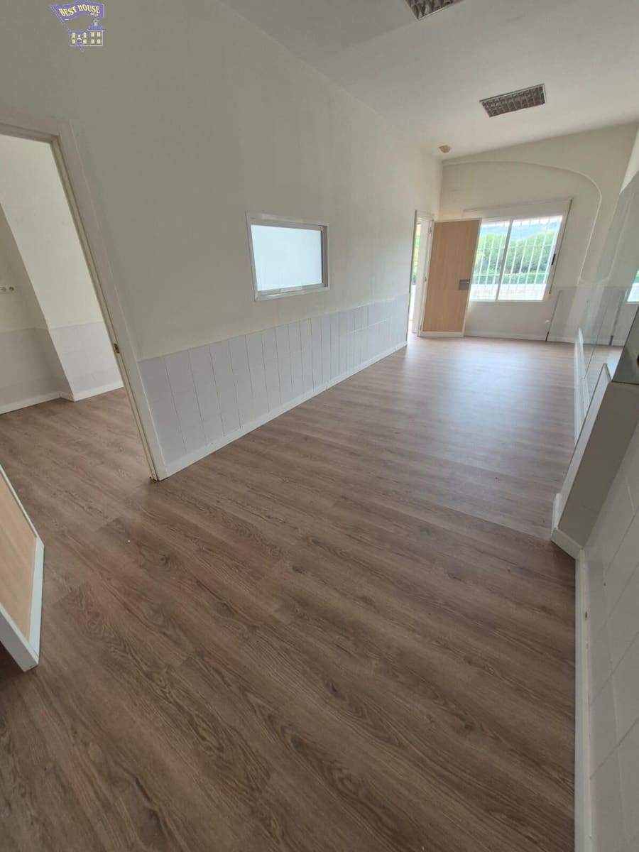 Kommersiell til salgs i Arcos de la Frontera - € 70 000 (Ref: 8921393)