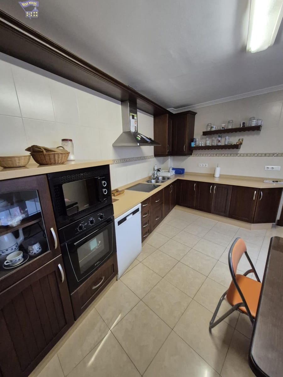 3 makuuhuone Omakotitalo myytävänä paikassa Arcos de la Frontera mukana 
autotalli - 190 000 € (Ref: 8992749)