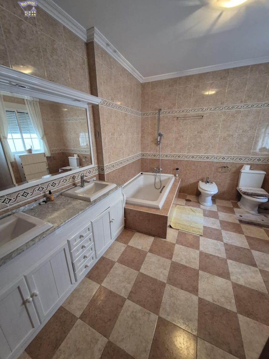 3 makuuhuone Omakotitalo myytävänä paikassa Arcos de la Frontera mukana 
autotalli - 190 000 € (Ref: 8992749)